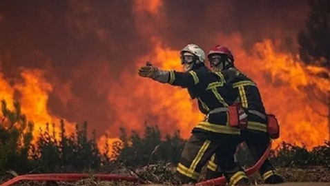 بسبب الحرائق.. إجلاء العشرات من سكان بلدة فرنسية